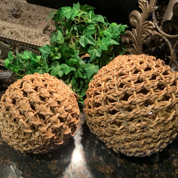Woven Seagrass & Metal Spherical Objects Set/2 New - Picture 1 of 2